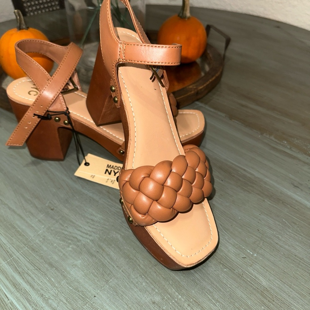 Madden NYC Tan Braided Platform Block Heel Sandals NWT Size 8 - Picture 2 of 3